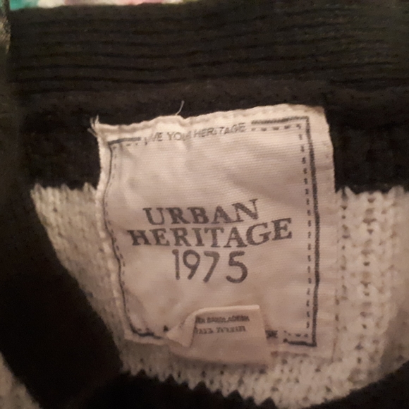 Green and white dress - Picture 3 of 4